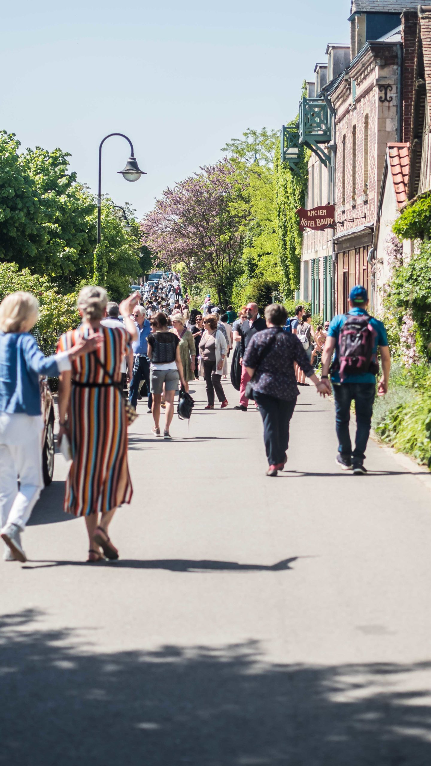 Jordan Taylor C - An Insider's Guide to Giverny, giverny, travel, insider's guide, insiders guide to giverny, paris, paris france, france travel, giverny travel, guide to giverny, paris day trip, giverny day trip