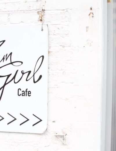 Jordan Taylor C - My London Travel Guide: Food, The Tube, & More, london vlogging