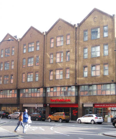 A Quick Pitstop at the Tune Hotel Paddington - Jordan Taylor C